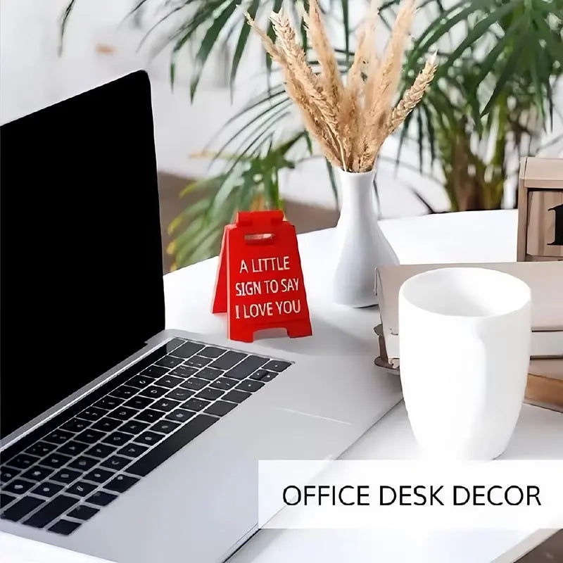 1Pc I Love You Desk Sign - Perfect Romantic Gift for Valentine's Day and Birthdays, Ideal for Girlfriend, Boyfriend, or Family - Charming Office and Home Decoration